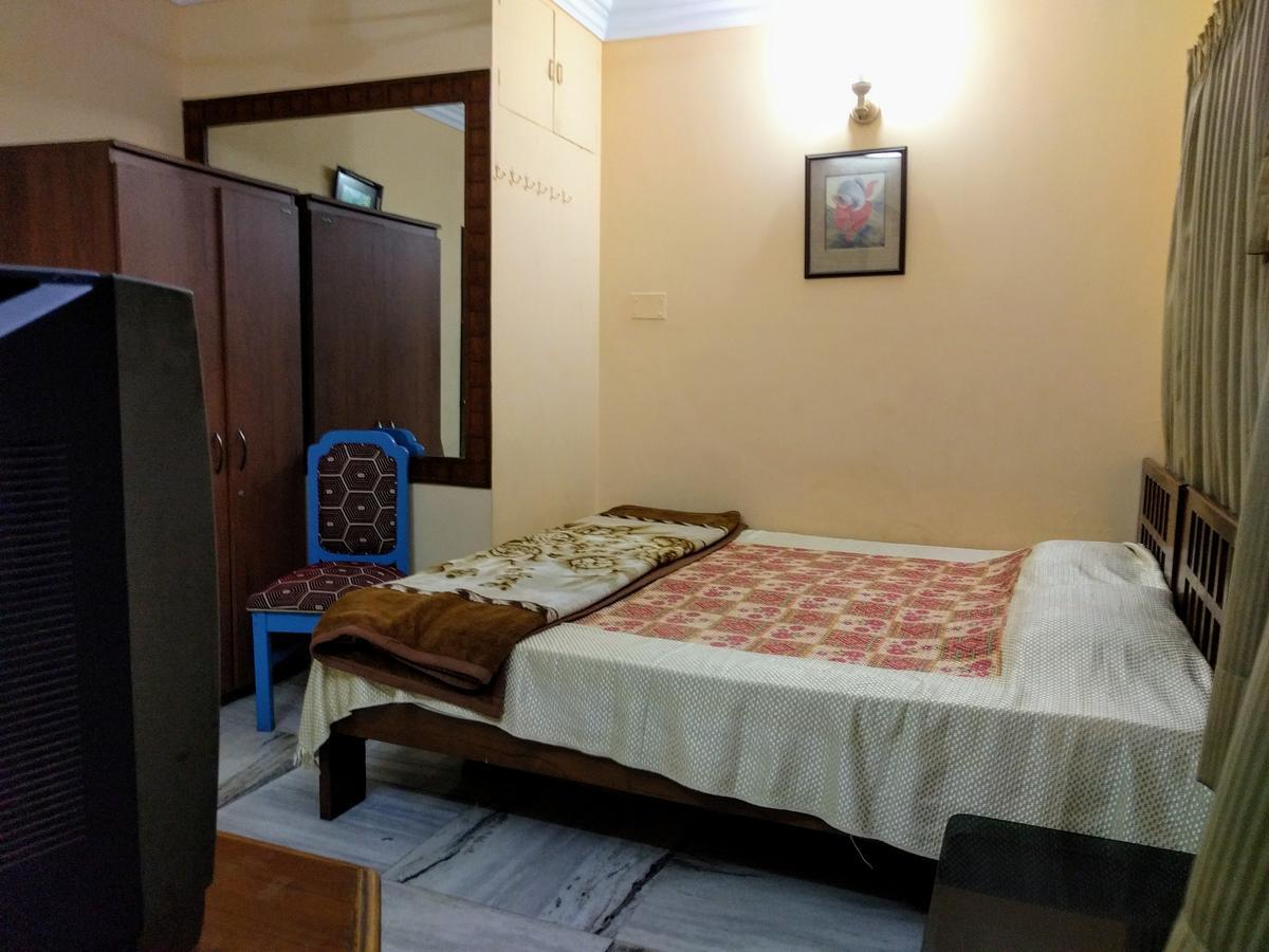 Ashray Guesthouse Calcutta Eksteriør billede